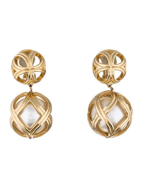 Christian Dior pearl drop earrings